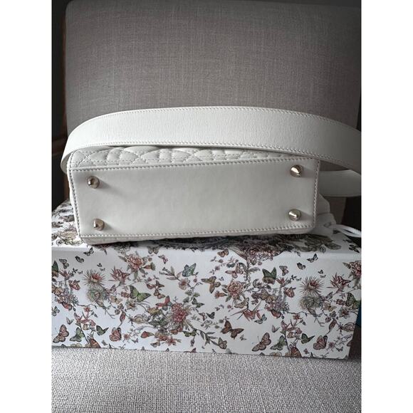 Dior Lady Dior Medium Crossbody Purse, Authentic White with Gold Hardware - Picture 8 of 10